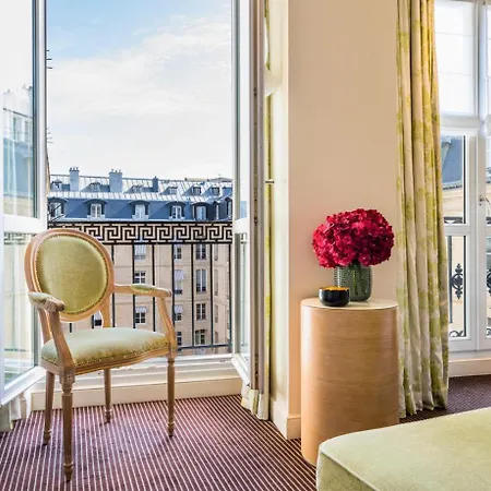 Hotel Grand Du Palais Royal 5*
