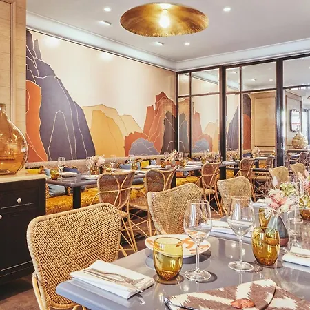 Hotel Grand Du Palais Royal 5*