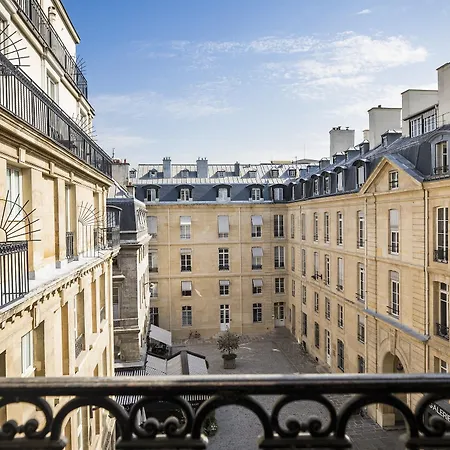 Grand Du Palais Royal