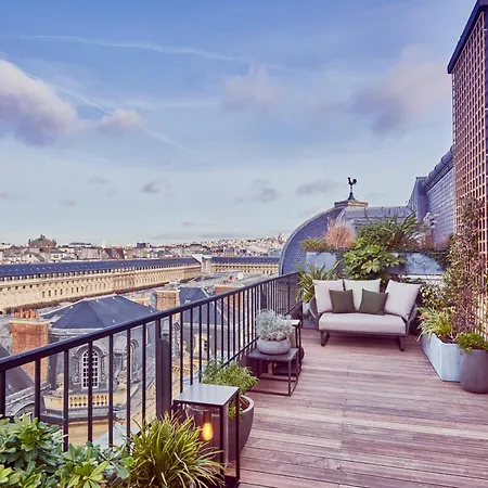 Grand Du Palais Royal Hotel 5*