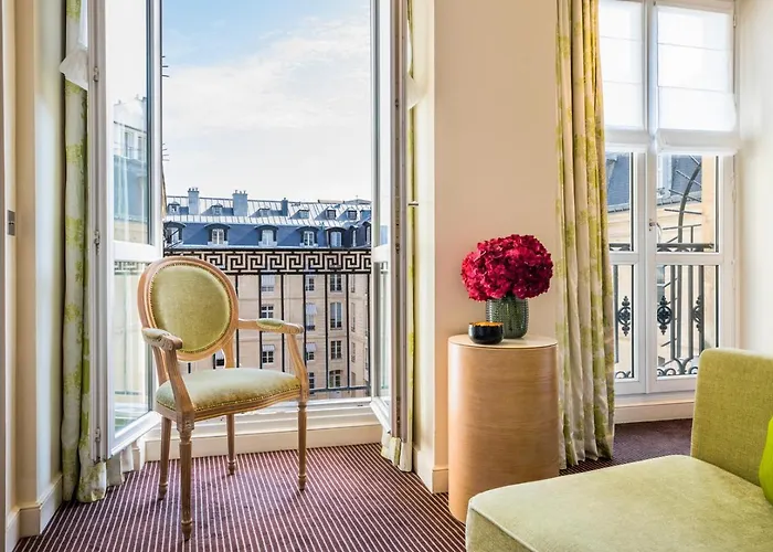 Hotel Grand Du Palais Royal 5*
