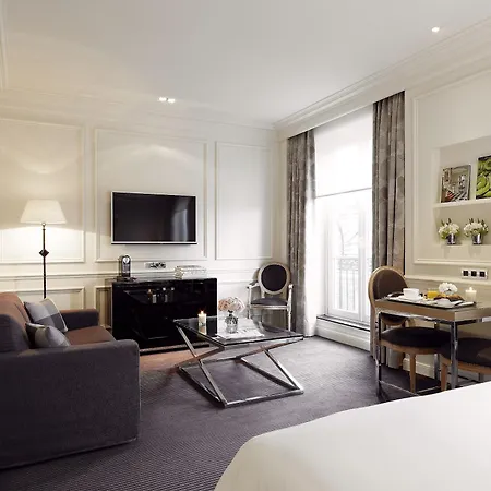מלון Grand Du Palais Royal 5*