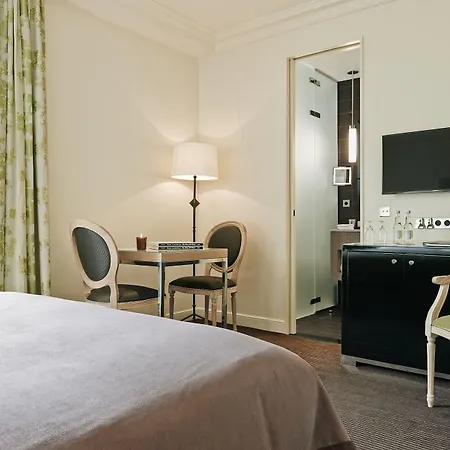 Grand Du Palais Royal Hotell 5*