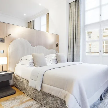 Grand Du Palais Royal Hotell