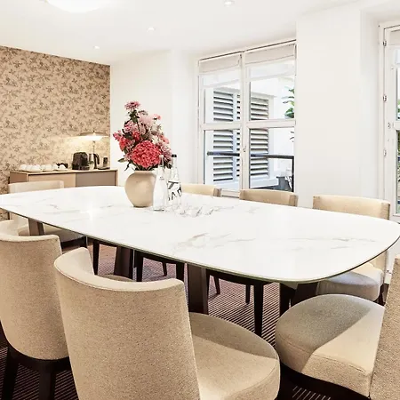 Hotell Grand Du Palais Royal 5*