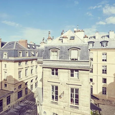 Grand Du Palais Royal Hotell 5*