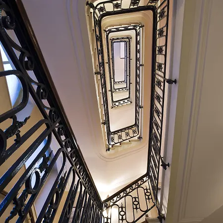 Grand Du Palais Royal Hotel