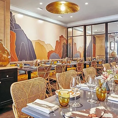 Szálloda Grand Du Palais Royal 5*
