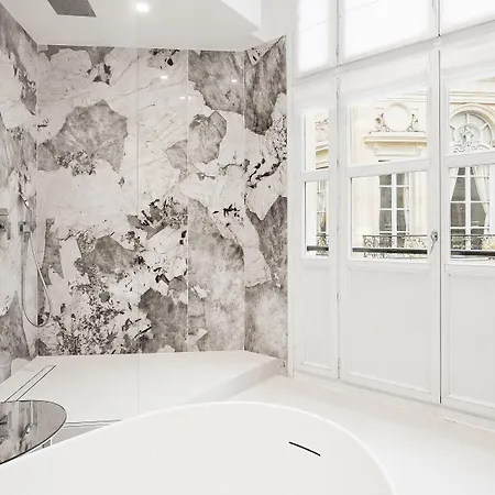 Hotel Grand Du Palais Royal 5*
