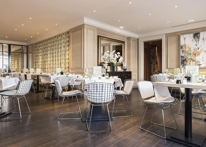 Grand Du Palais Royal מלון