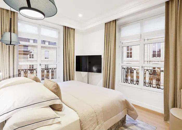 מלון Grand Du Palais Royal פריז