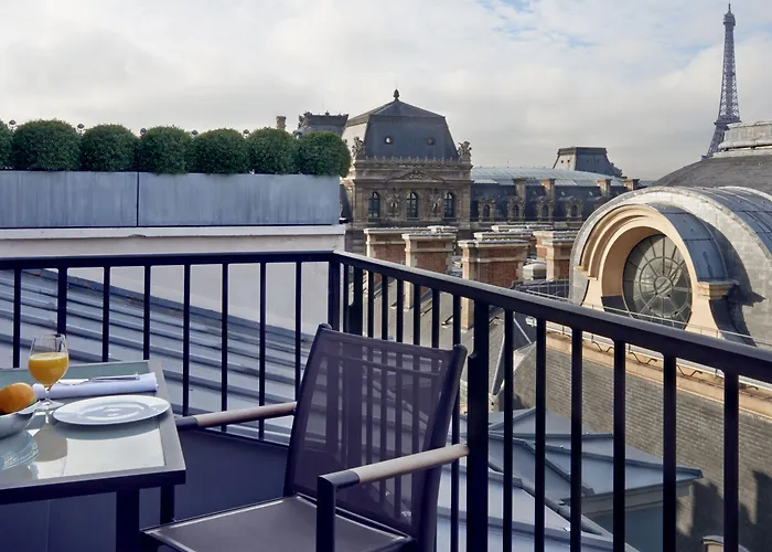 Grand Du Palais Royal מלון