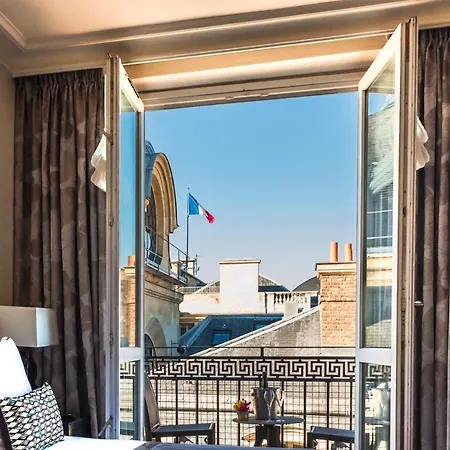 Grand Du Palais Royal Hotel 5*
