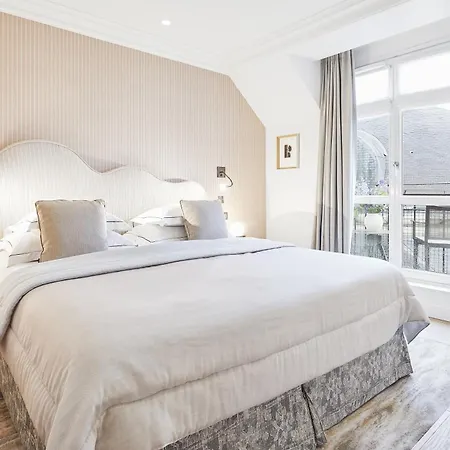 Hotel Grand Du Palais Royal 5*