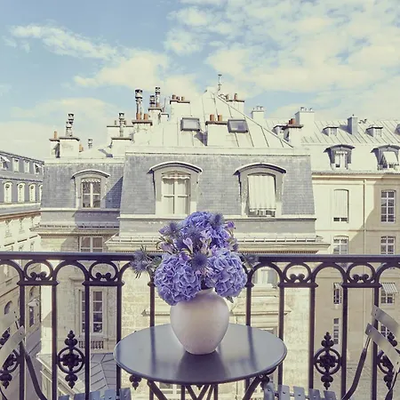 Grand Du Palais Royal Hotel
